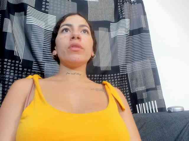 miaapons webcam