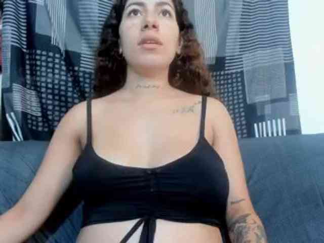 miaapons webcam