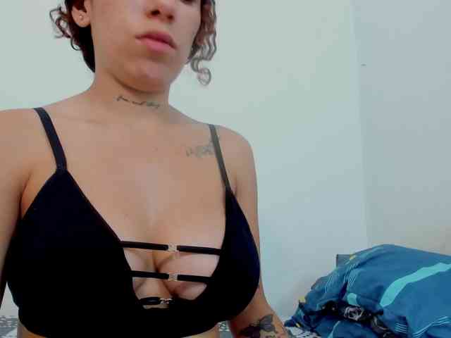 miaapons webcam