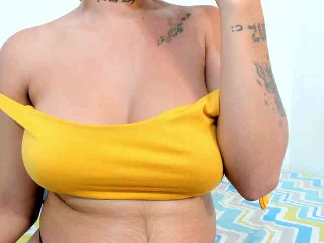 miaapons webcam
