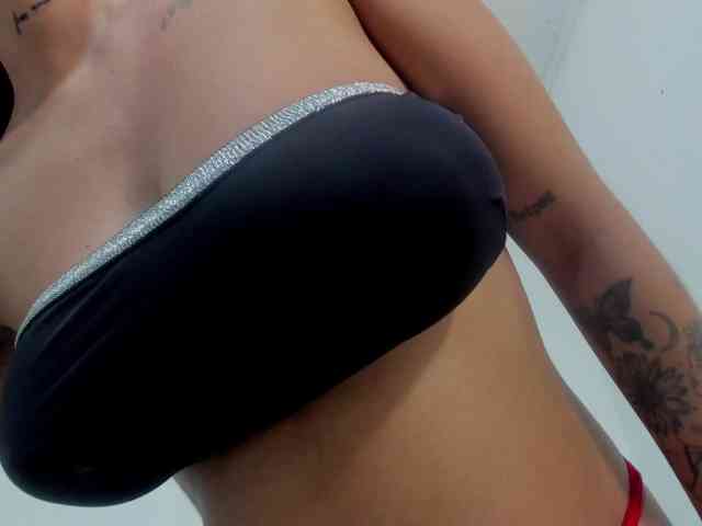 miaapons webcam