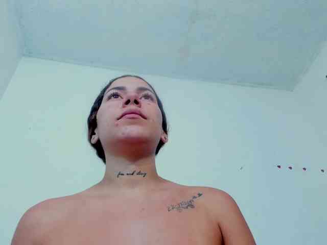 miaapons webcam
