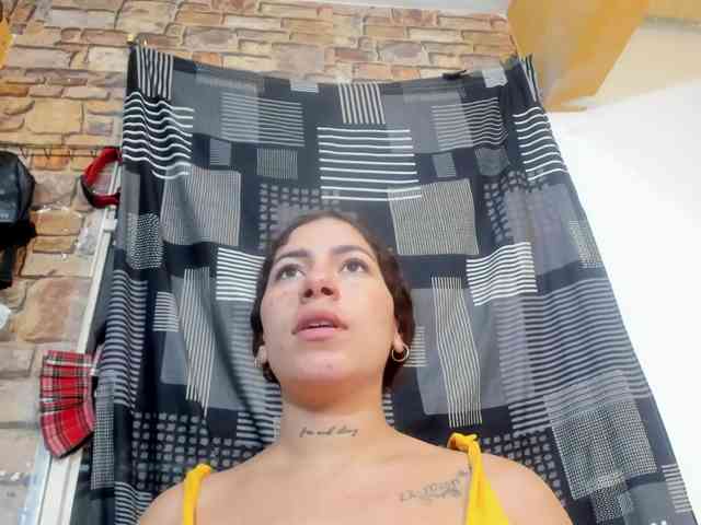 miaapons webcam