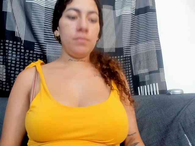 miaapons webcam