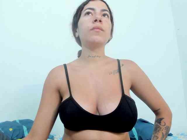 miaapons webcam