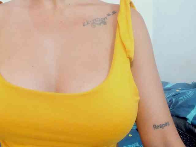 miaapons webcam