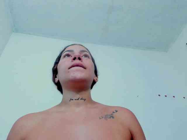 miaapons webcam