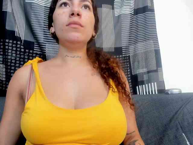 miaapons webcam