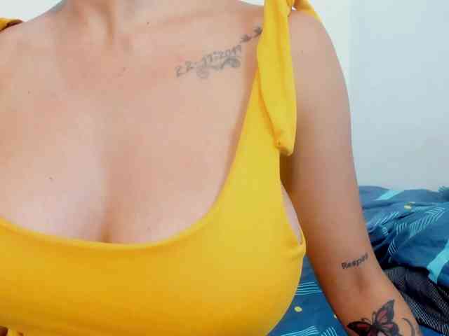 miaapons webcam