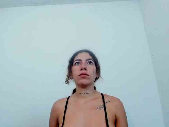 miaapons webcam