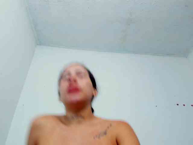 miaapons webcam