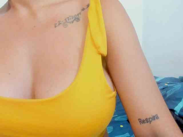 miaapons webcam