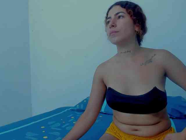 miaapons webcam