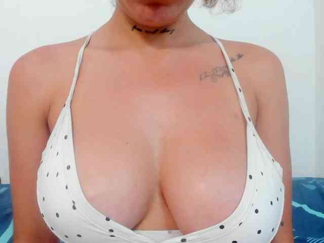 miaapons webcam