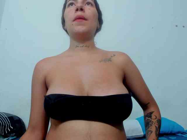 miaapons webcam
