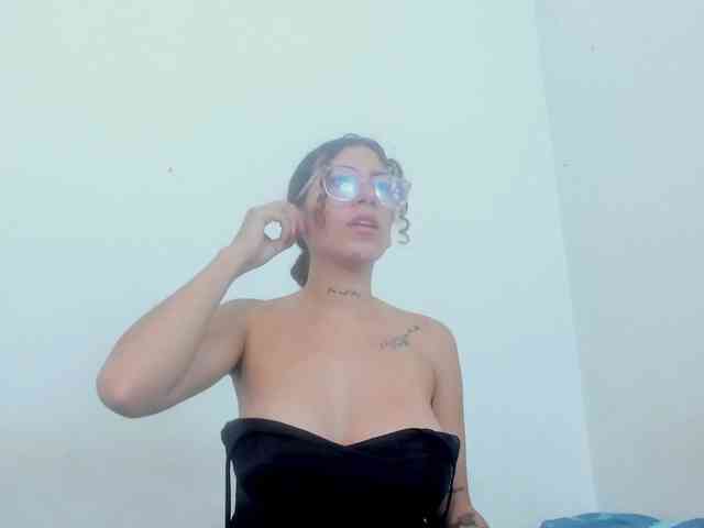 miaapons webcam