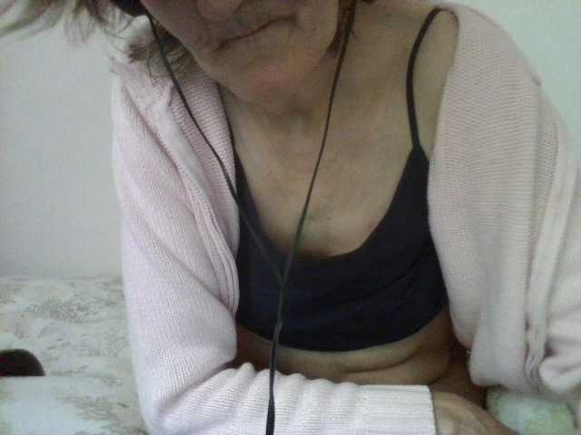 Issabela56 live cam on BongaCams