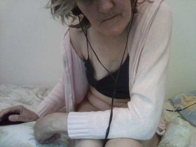 Issabela56 live cam on BongaCams