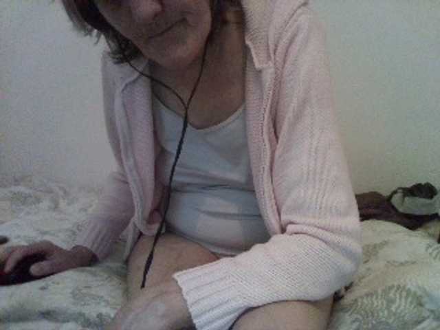 Issabela56 live cam on BongaCams