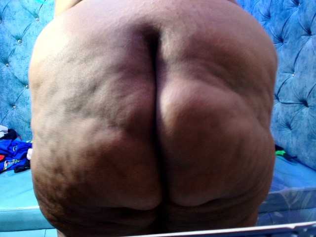 BloomBbw live cam on BongaCams