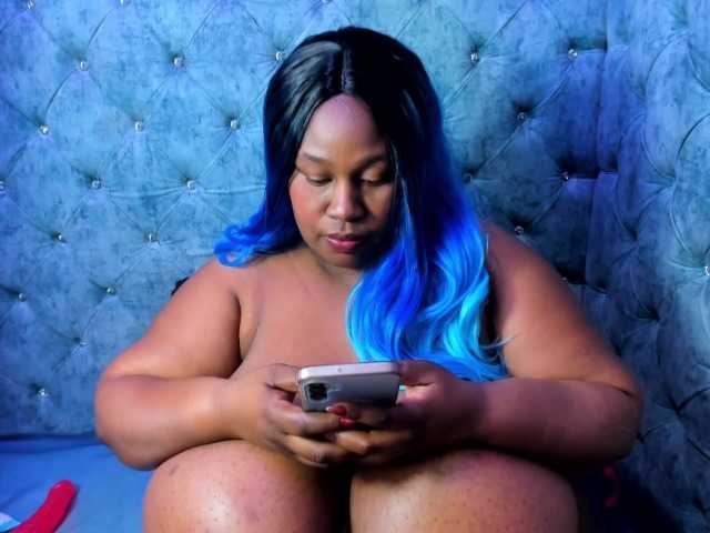 BloomBbw live cam preview