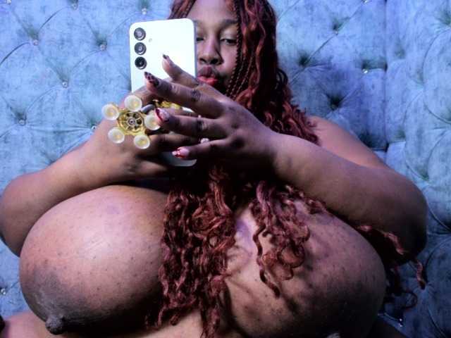 BloomBbw, live now on BongaCams