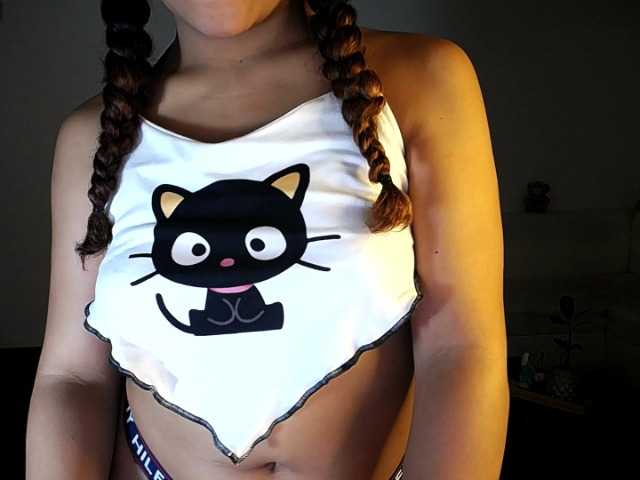 LuluPeach069's BongaCams show and profile