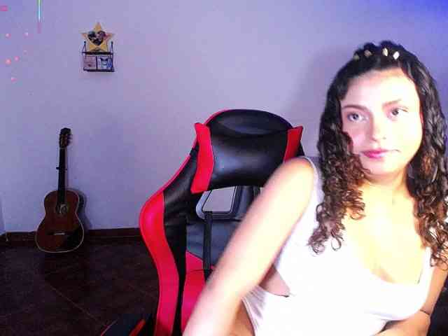 Luluupeach69 webcam