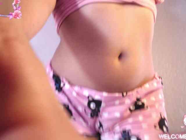 Mẫu này đang trực tiếp. LuluPeach069