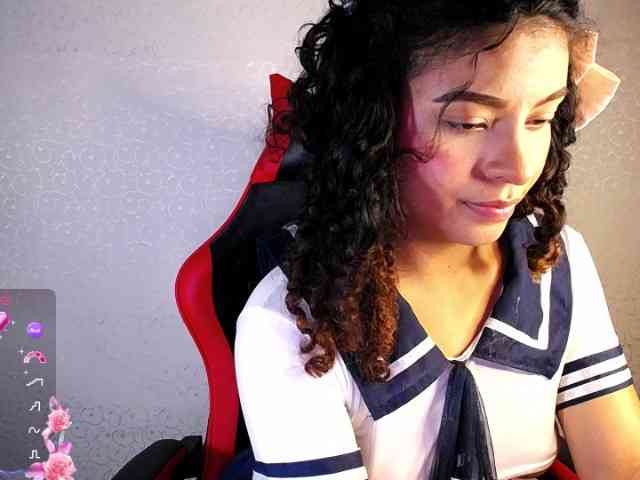 Luluupeach69 webcam