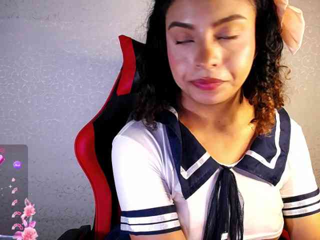 Luluupeach69 webcam