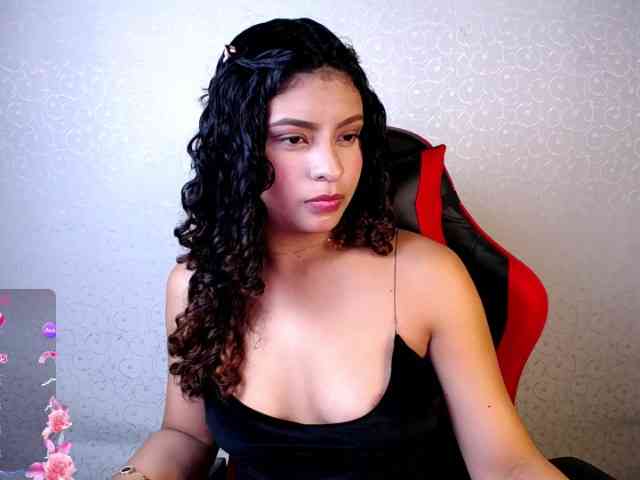 Luluupeach69 webcam