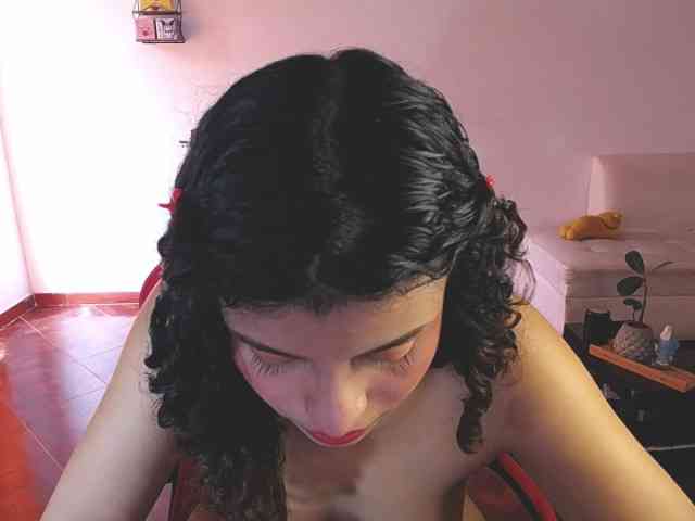 Luluupeach69 webcam