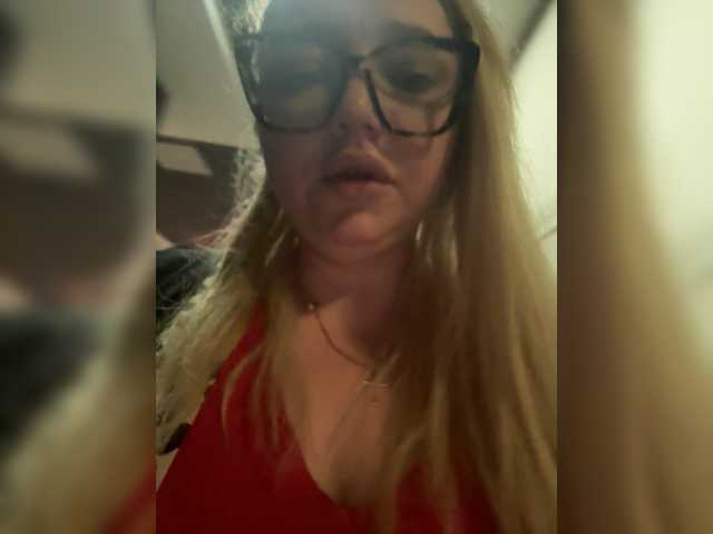 KiraMalina live cam preview