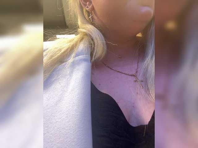 KiraMalina live cam preview