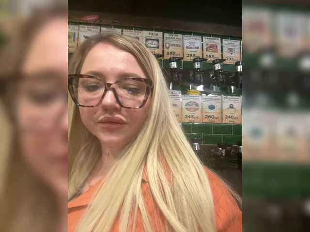 KiraMalina live cam