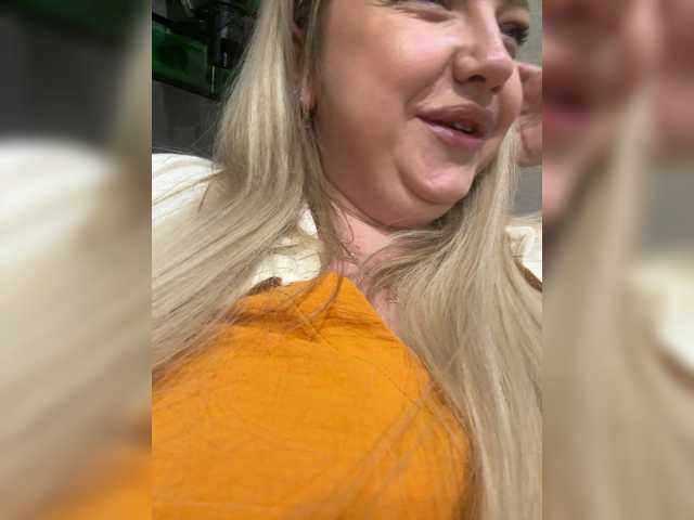 KiraMalina live cam on BongaCams