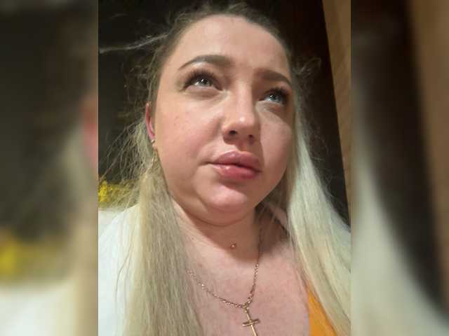 KiraMalina live cam on BongaCams