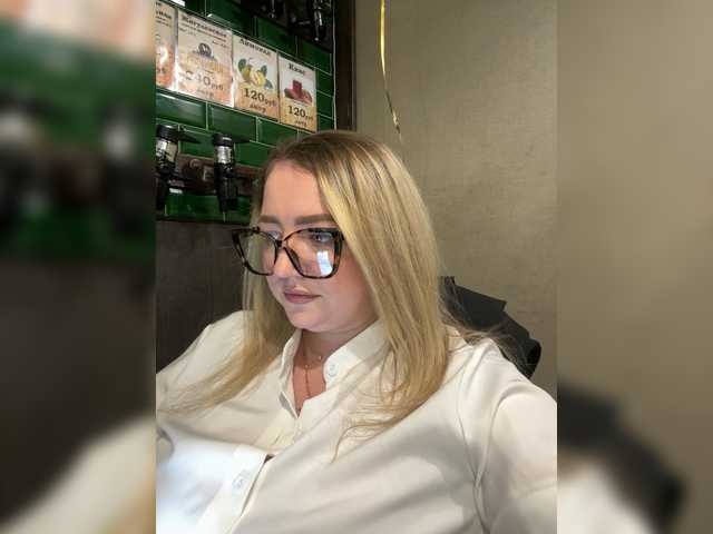 KiraMalina live cam on BongaCams