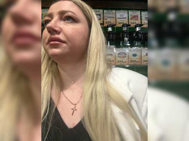 KiraMalina live cam preview
