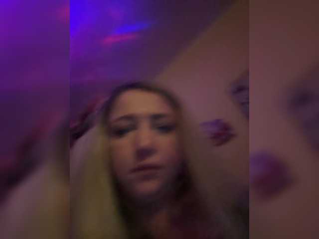 KiraMalina live cam on BongaCams