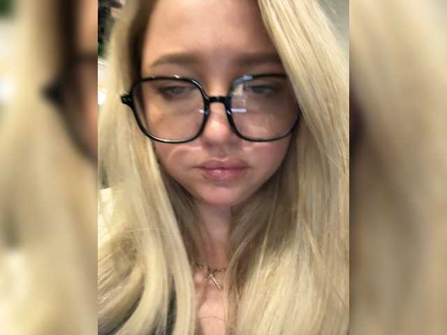 KiraMalina live cam on BongaCams