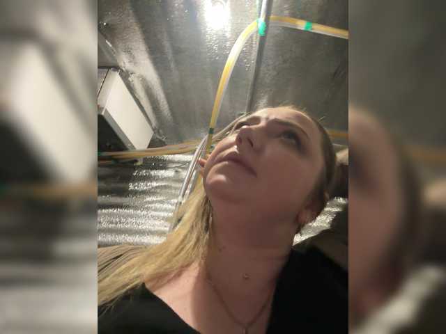 KiraMalina live cam