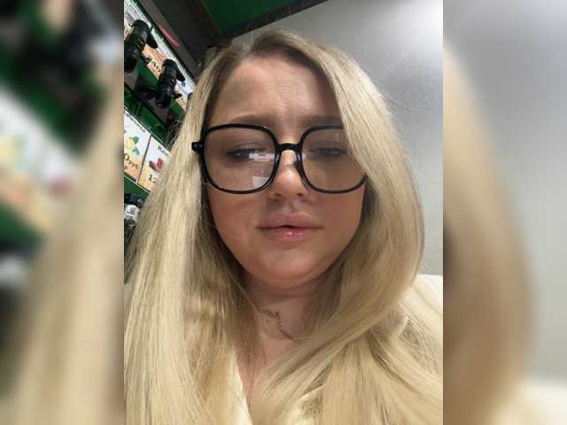 KiraMalina live cam on BongaCams