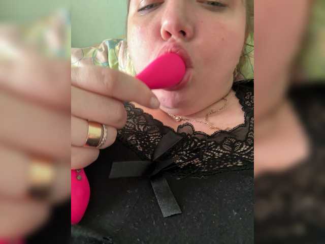 KiraMalina live cam on BongaCams