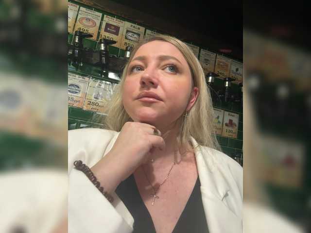 KiraMalina live cam on BongaCams