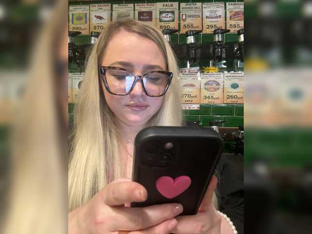 KiraMalina live cam on BongaCams