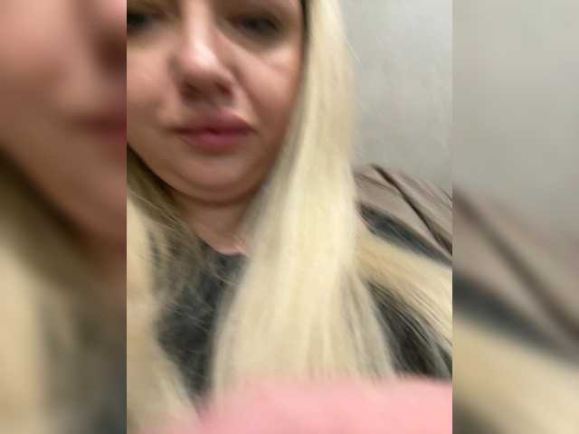 KiraMalina live cam on BongaCams