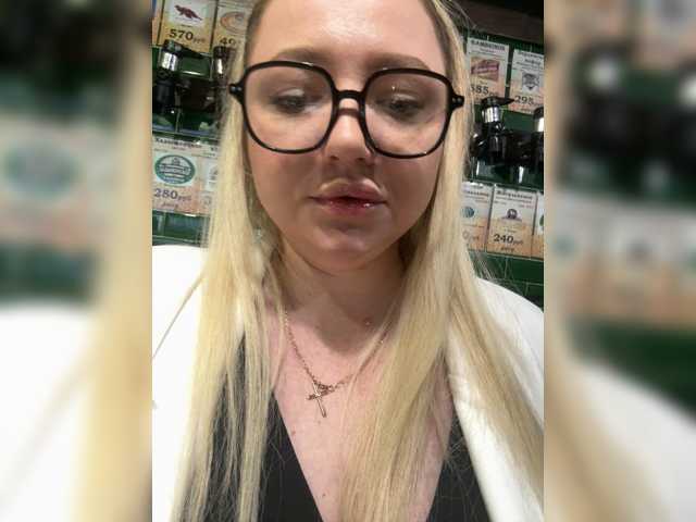 KiraMalina live cam on BongaCams