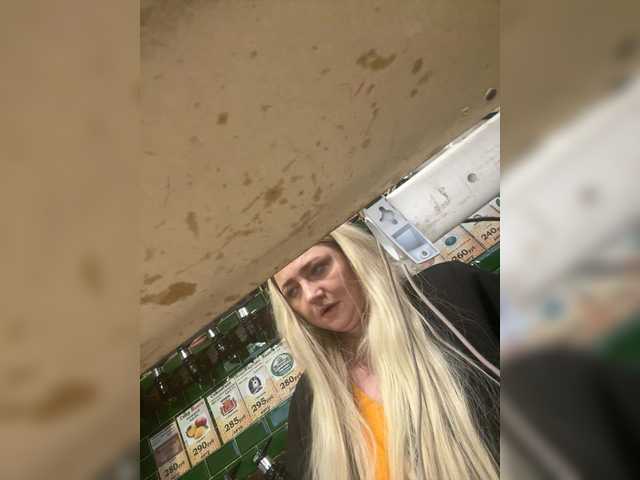 KiraMalina live cam preview